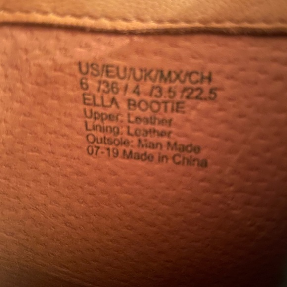 Black ankle boots with zipper on side and block heel - Picture 2 of 2